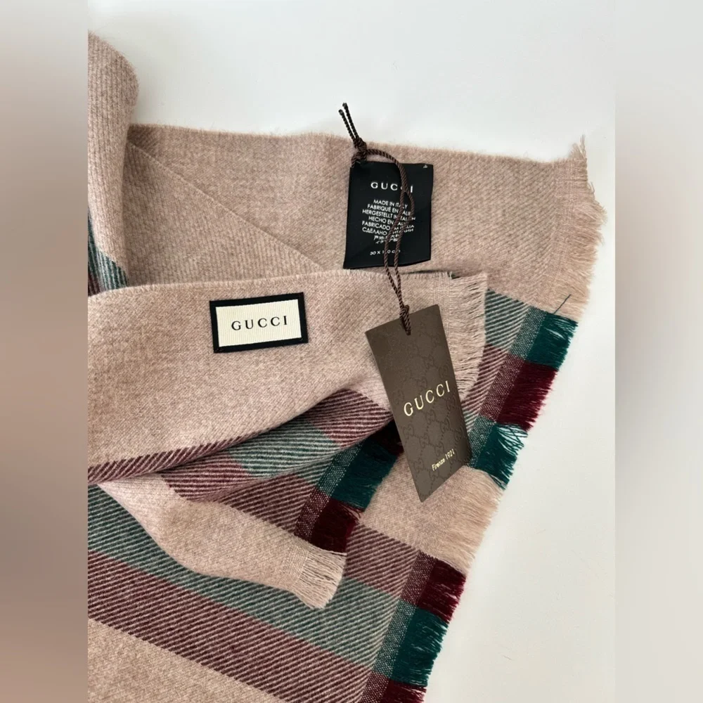 New With Tags Gucci 100% Wool Green Red Brown 387574 Shawl Stall Striped Scarf